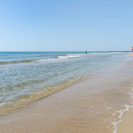 Holiday home Maison Duplex Avec Piscine Et Proche Plage, Parking Inclus - Fr-1-387-197 *